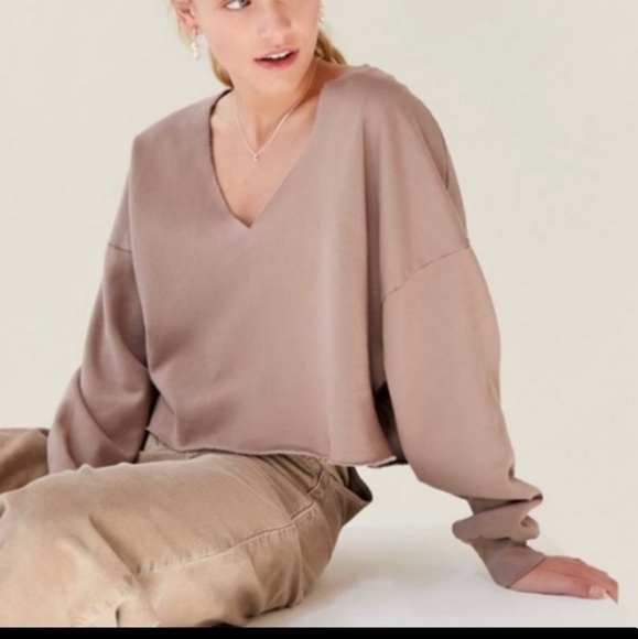 Urban Outfitters Sweaters - Urban Outfitters  Beatrice v-neck sweatshirt Rose Medium